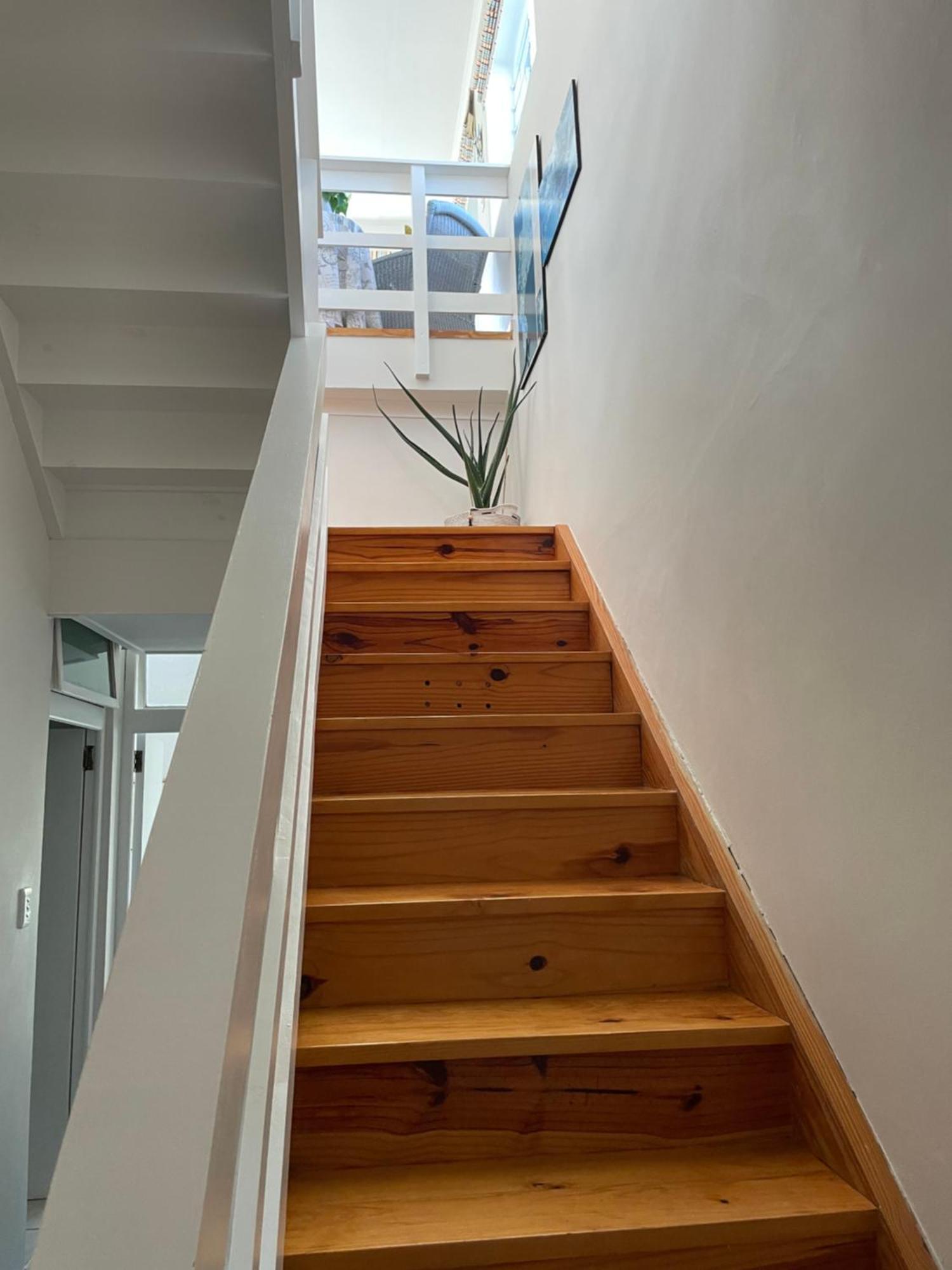 Between Mountain And Sea Apartment *