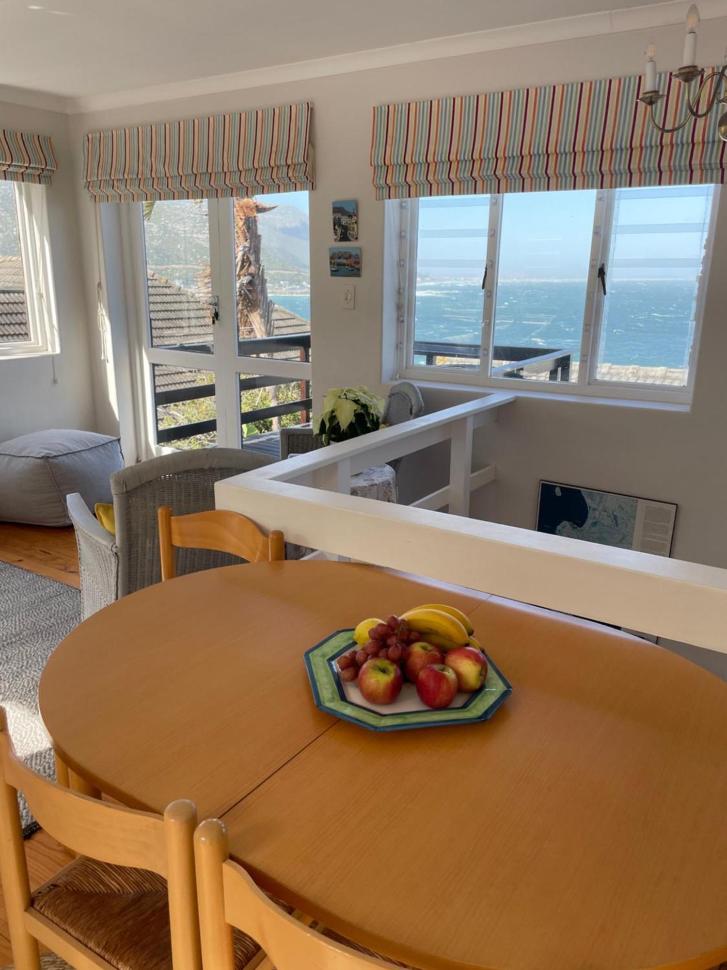 Between Mountain And Sea Apartment *